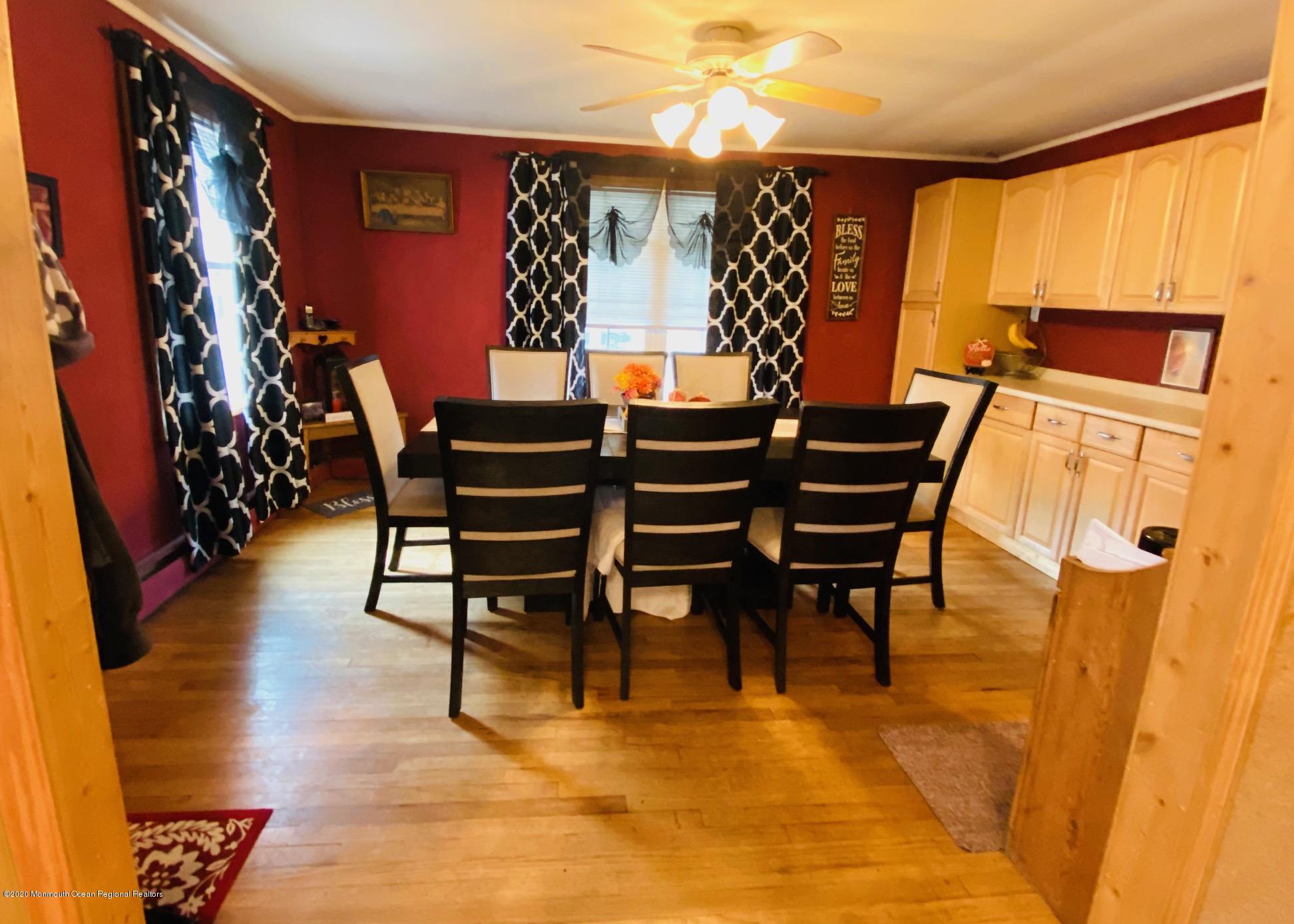 16 Hemlock Road Howell, NJ 07731 - Photo 5 of 14 IMG_5430