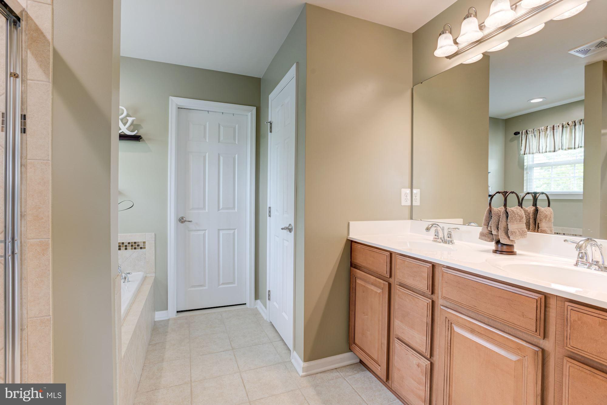 5710 Country Farm Road White Marsh, MD 21162 - Photo 22 of 42 Primary Bedroom Suite Bath