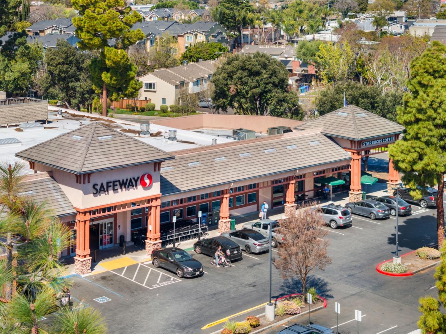 729 Cottage Court Mountain View, CA 94043 - Photo 37 of 41 an outdoor space with patio furniture and potted plants