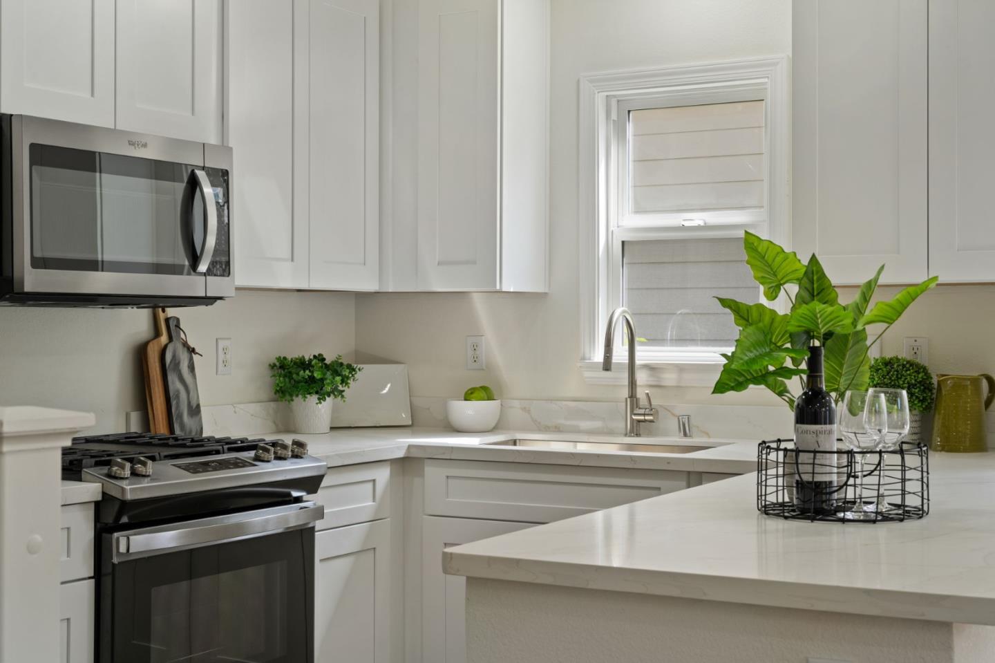 729 Cottage Court Mountain View, CA 94043 - Photo 8 of 41 a kitchen with appliances and cabinets