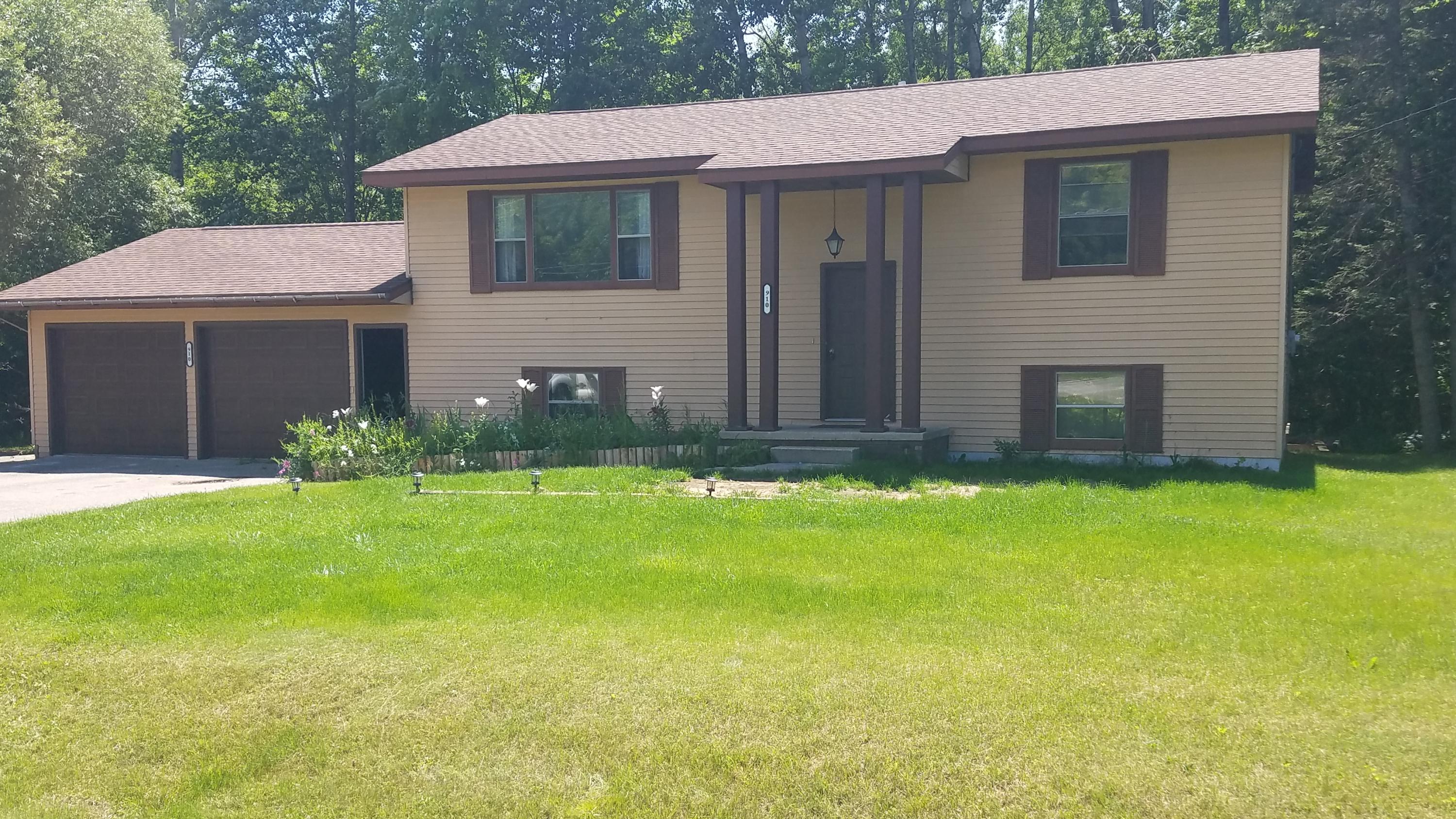 910 Golf Course Road Alpena, MI 49707 - Photo 1 of 30 Gallery Image 1
