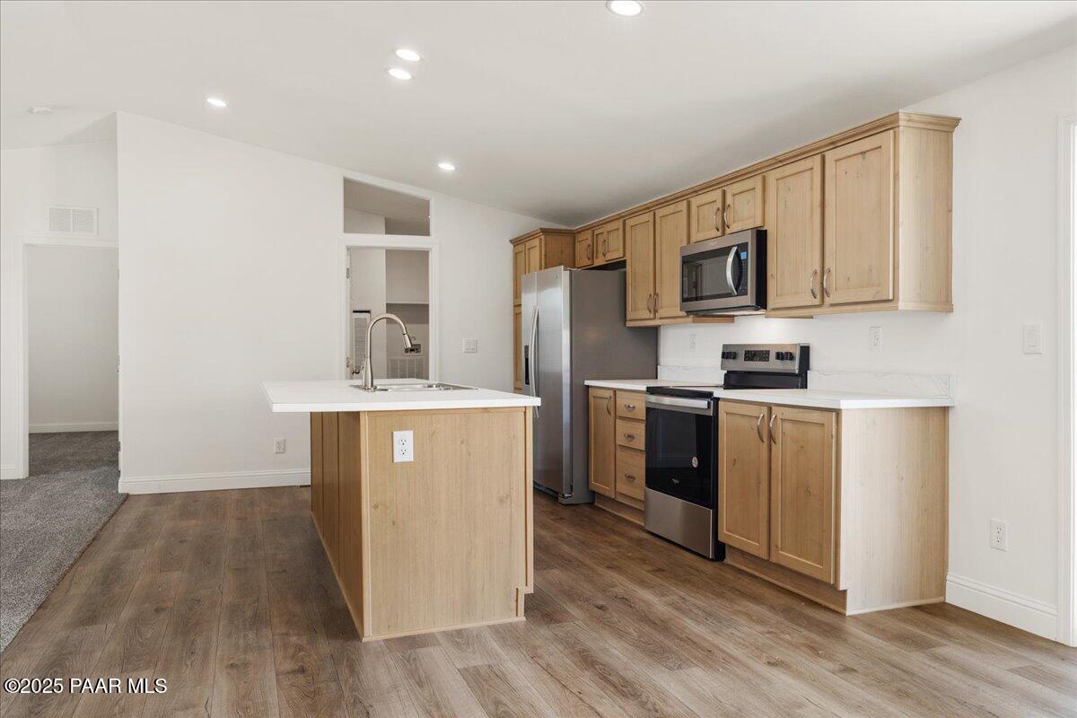 15364 South Black Mountain Road Mayer, AZ 86333 - Photo 4 of 11 09-Kitchen