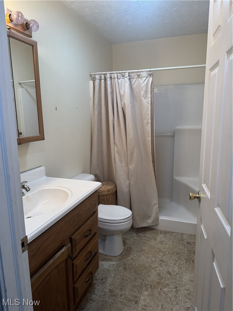 5930 Lake Road West Ashtabula, OH 44004 - Photo 11 of 27 Guest full bath