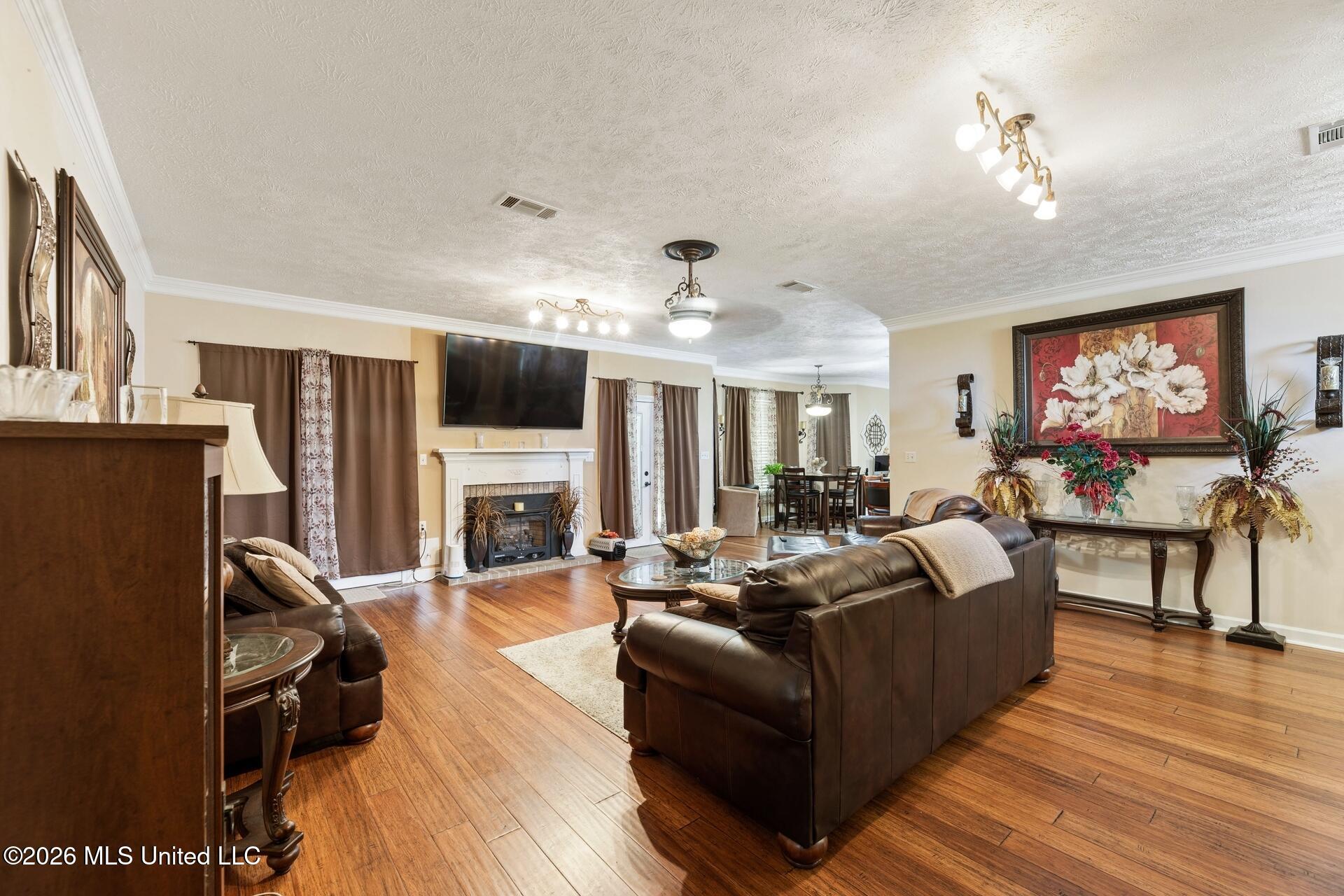2022 Hummingbird Lane Tupelo, MS 38801 - Photo 5 of 41 1920x1280_100_1777976361834_177792473582