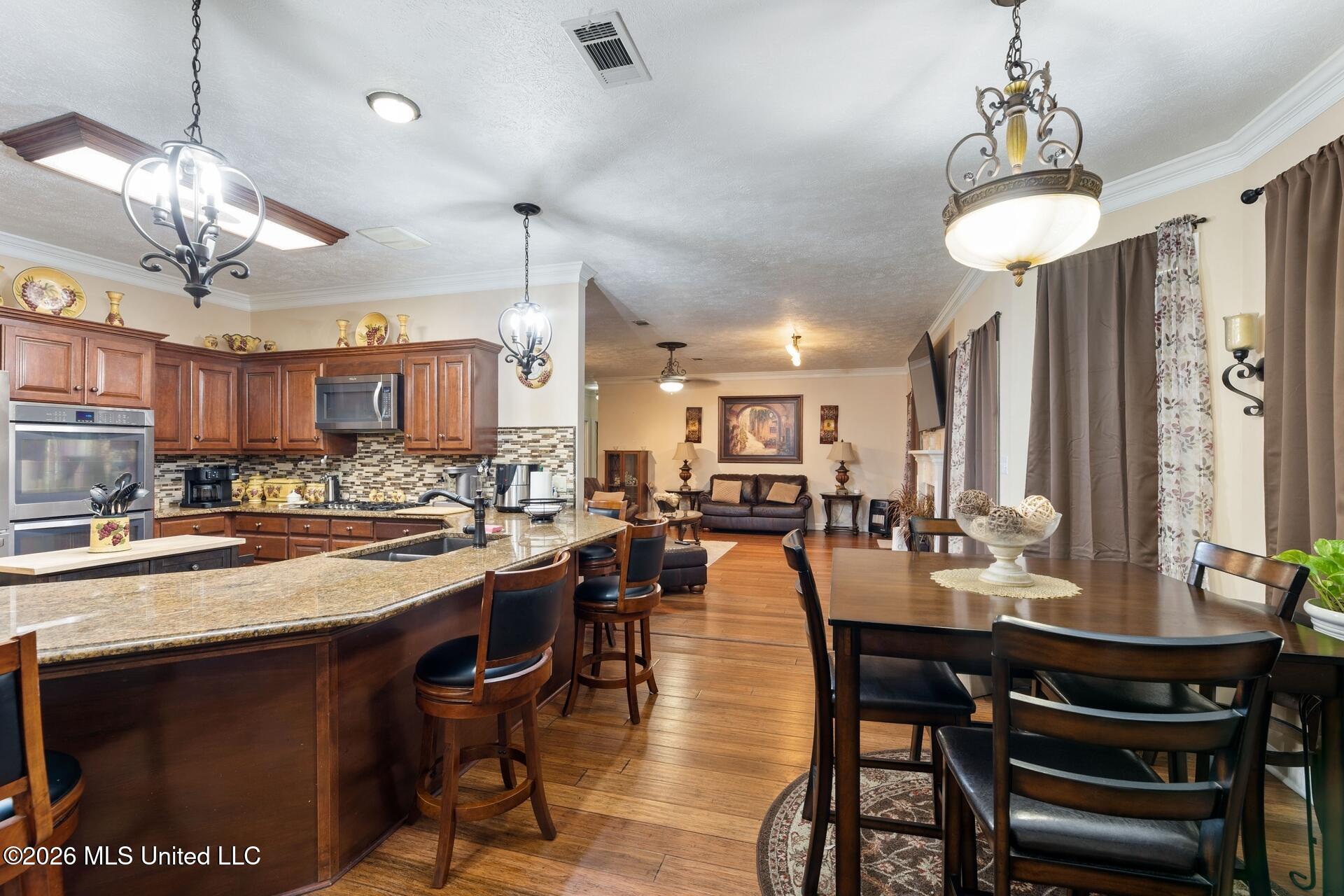 2022 Hummingbird Lane Tupelo, MS 38801 - Photo 10 of 41 1920x1280_100_1777976363656_177792482496