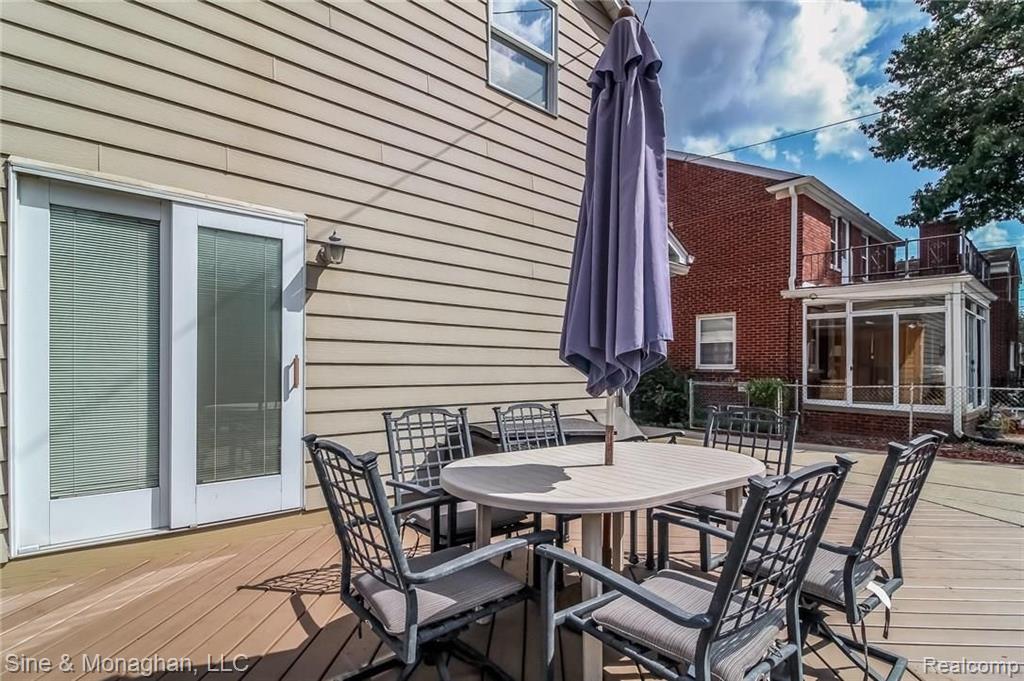 1605 Prestwick Road Grosse Pointe Woods, MI 48236 - Photo 39 of 46
