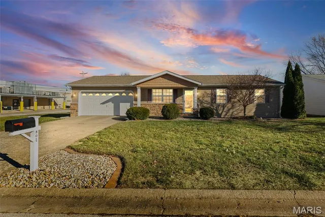 $175,000 | 802 Coral Drive, Fairview Heights, IL 62208