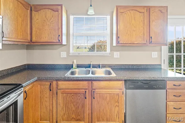 $175,000 | 802 Coral Drive, Fairview Heights, IL 62208