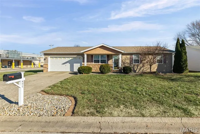 $175,000 | 802 Coral Drive, Fairview Heights, IL 62208