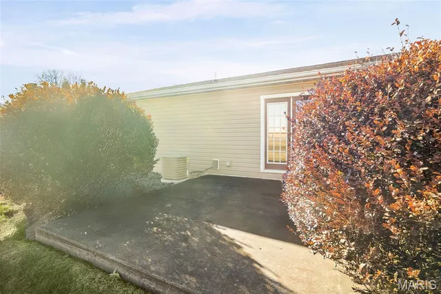 $175,000 | 802 Coral Drive, Fairview Heights, IL 62208