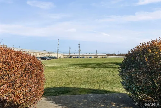 $175,000 | 802 Coral Drive, Fairview Heights, IL 62208