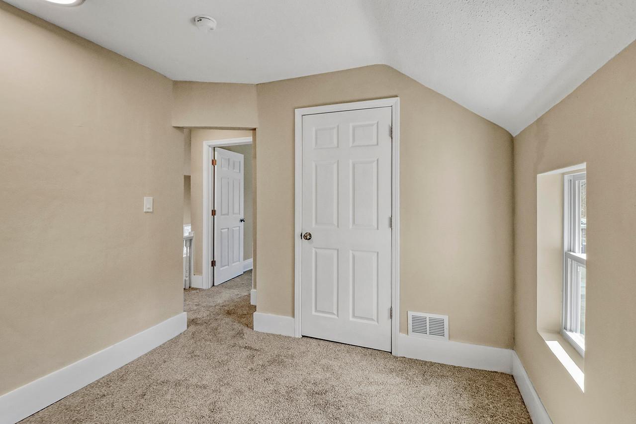 307 10th Street North Moorhead, MN 56560 - Photo 23 of 28