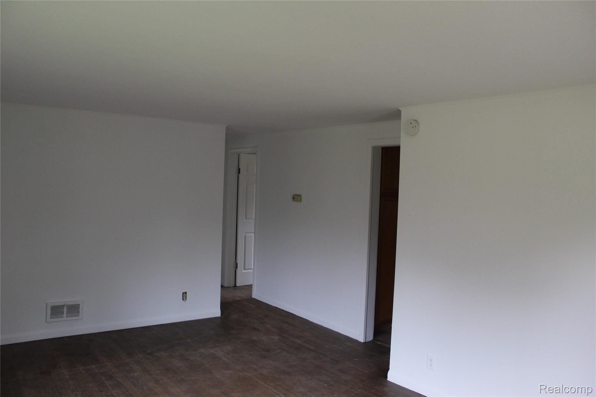 8330 North Vassar Road Mount Morris, MI 48458 - Photo 11 of 26 IMG_9055.JPG