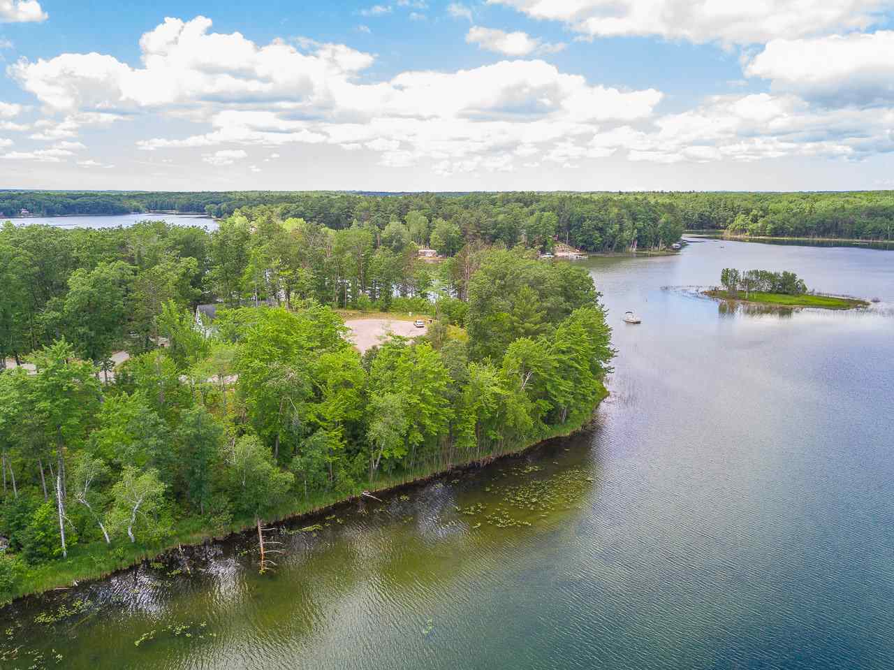 955 Tranquil Point Road Traverse City, MI 49696 - Photo 5 of 27 1846979-4.JPG
