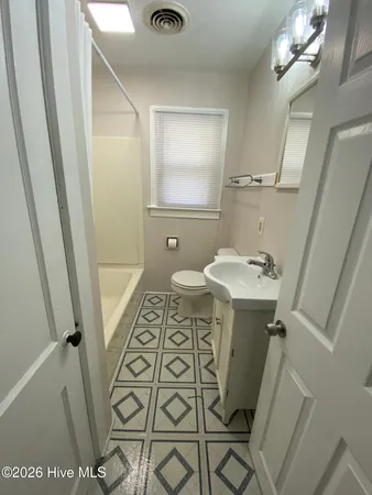 $1,850 | 4130 Lake Avenue, Wilmington, NC 28403