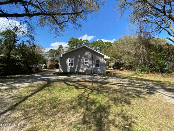 $1,850 | 4130 Lake Avenue, Wilmington, NC 28403