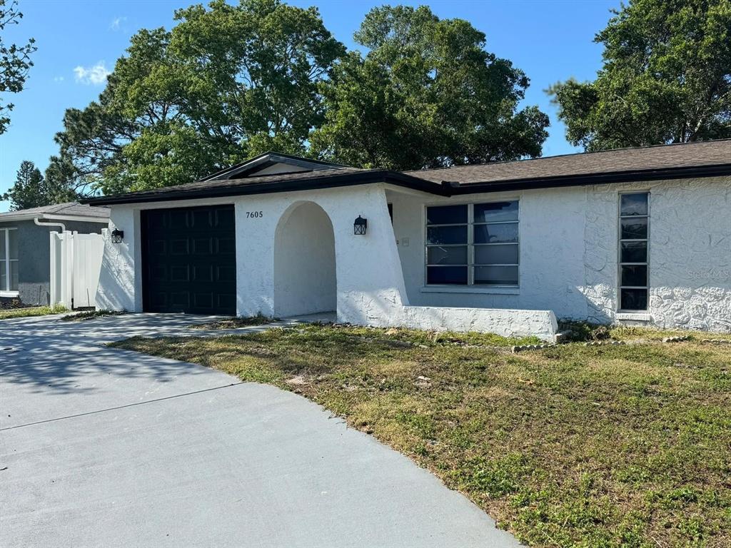 7605 Embassy Boulevard Port Richey, FL 34668 - Photo 2 of 9