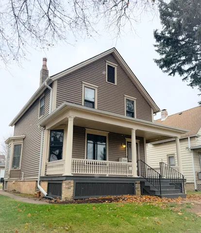 $229,900 | 1514 Carlisle Avenue, Racine, WI 53404