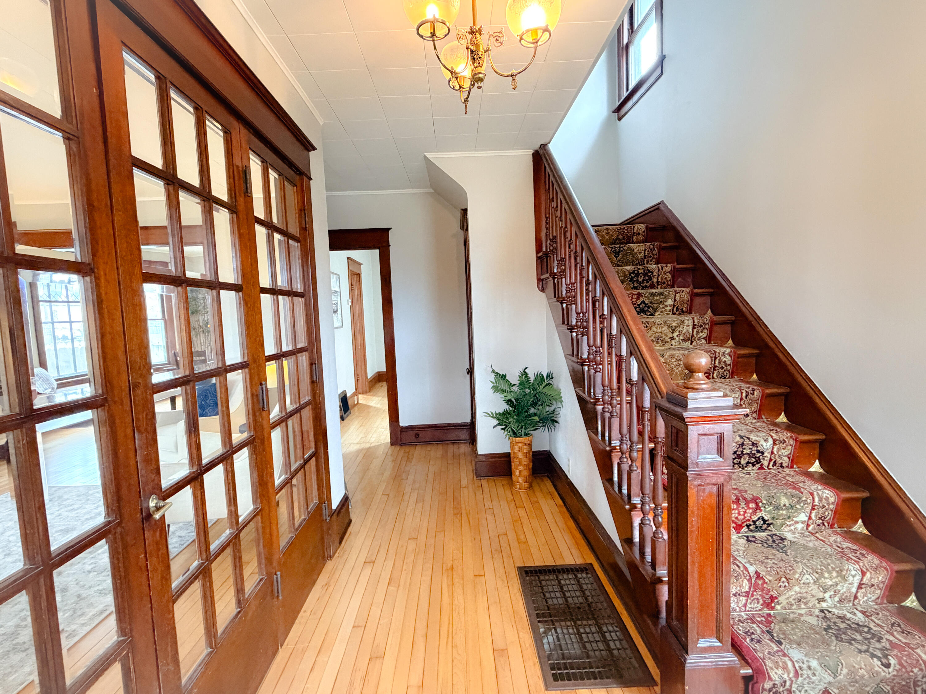 1514 Carlisle Avenue Racine, WI 53404 - Photo 8 of 28 F7942875-3C33-4E90-B8B9-AFE861272D8F