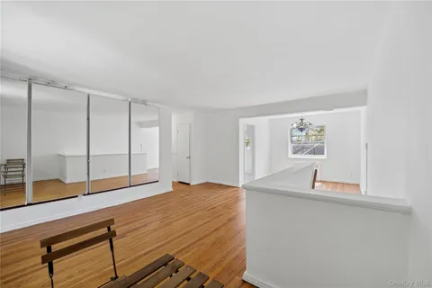 $320,000 | 228-14 Stronghurst Avenue, Unit UPPR | Bellerose