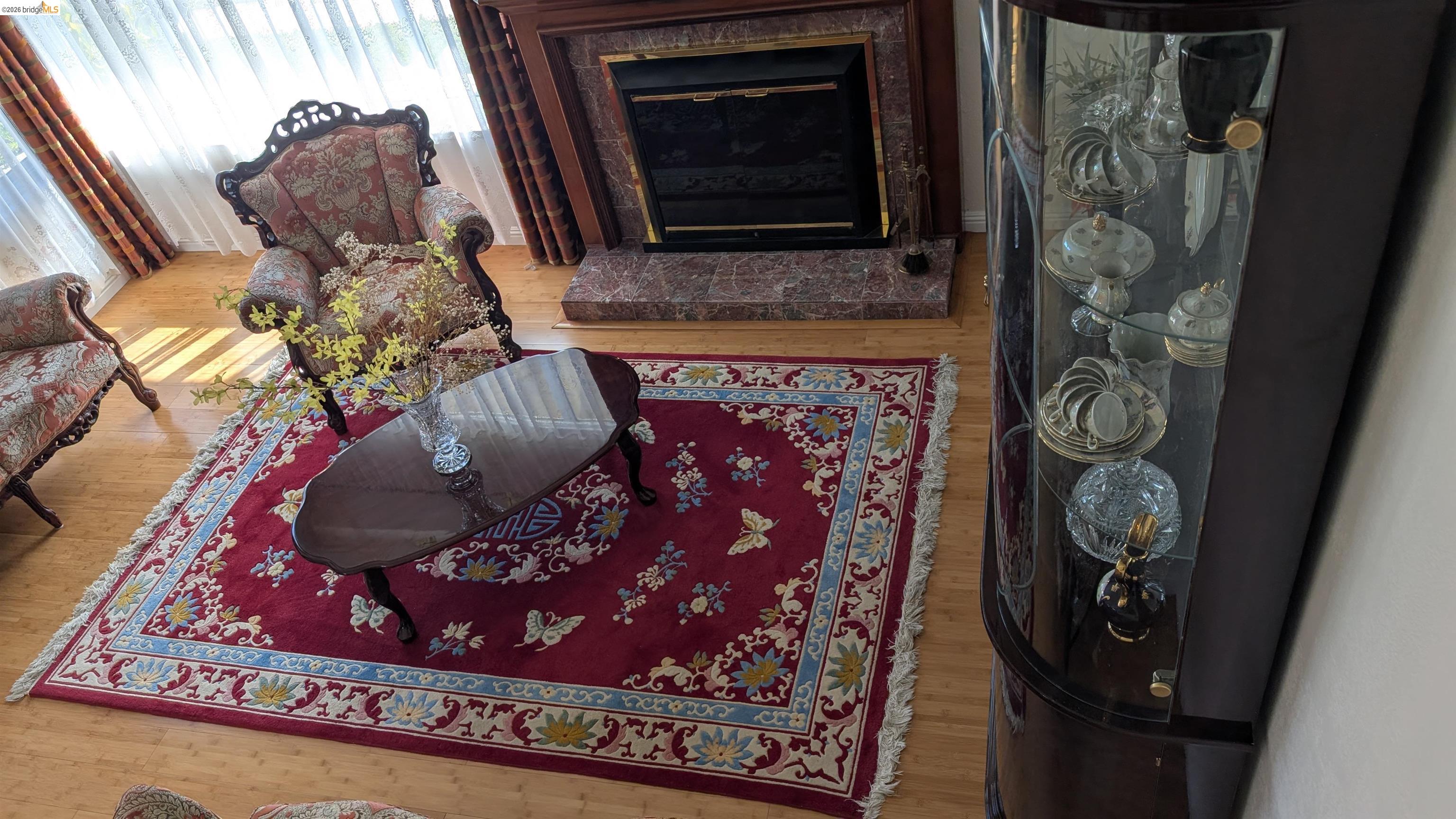 10013 Foxboro Circle San Ramon, CA 94583 - Photo 20 of 45 a living room with furniture