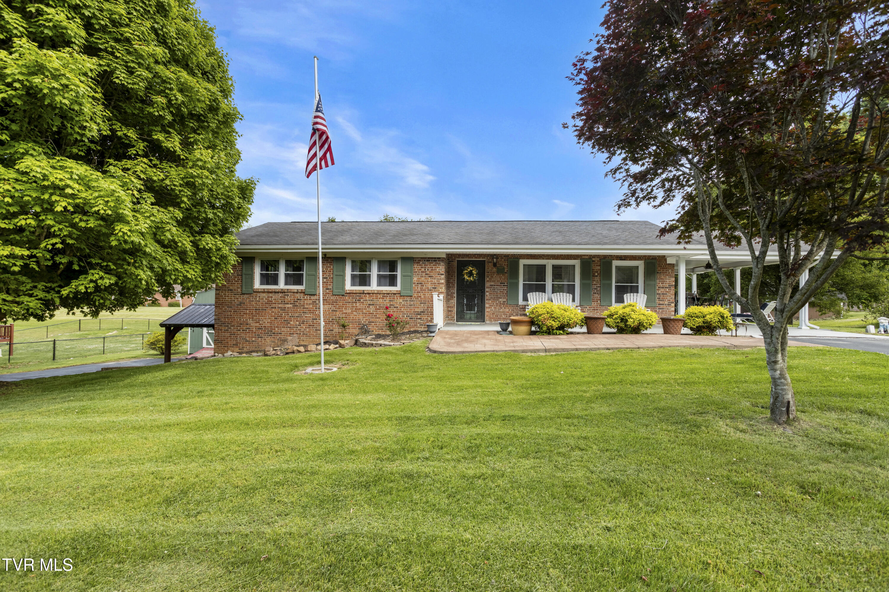 104 Ridgemont Street Bristol, TN 37620 - Photo 1 of 60 177A3688-HDR