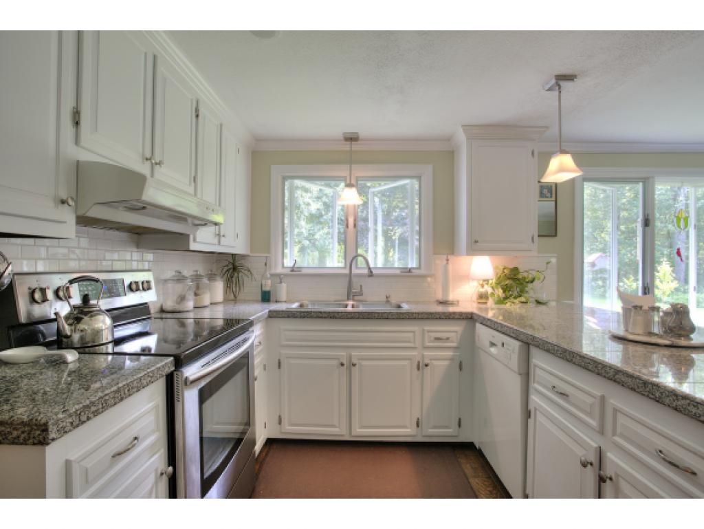 21 Sawmill Road Pelham, NH 03076 - Photo 13 of 30