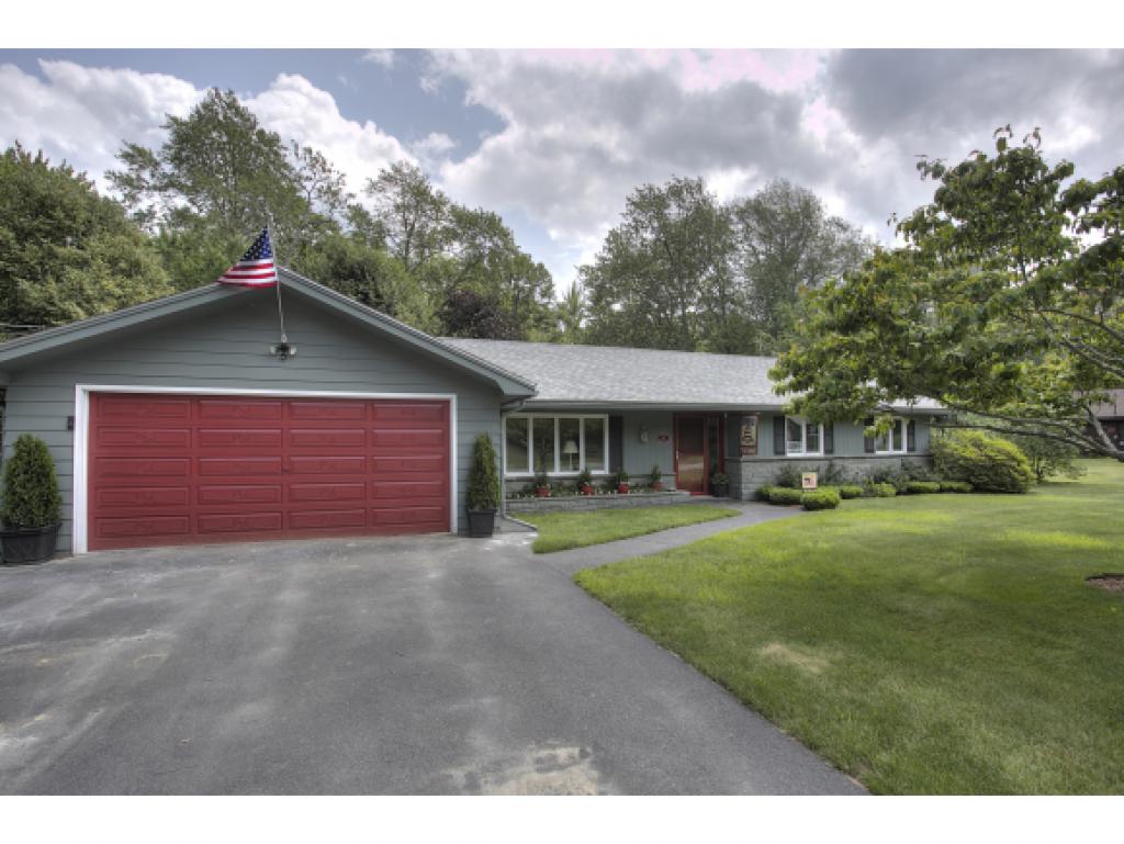21 Sawmill Road Pelham, NH 03076 - Photo 3 of 30