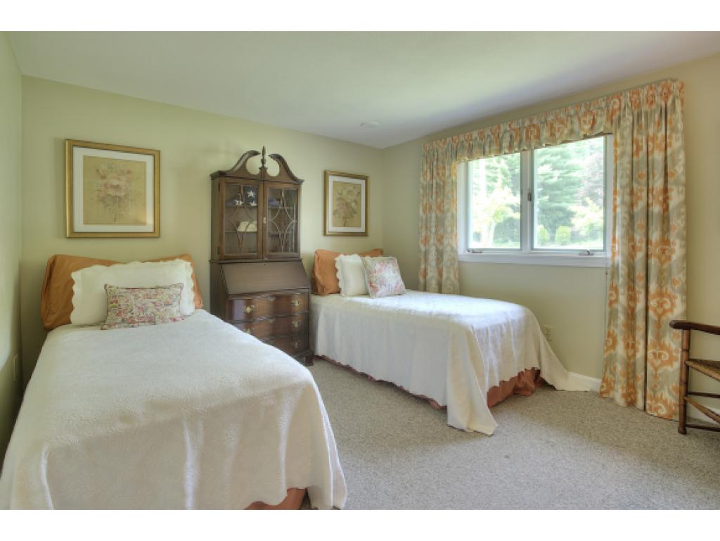 21 Sawmill Road Pelham, NH 03076 - Photo 26 of 30