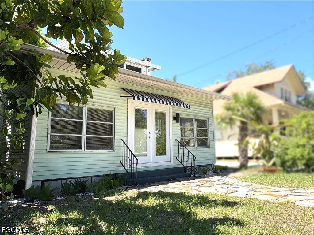 2156 Victoria Avenue Fort Myers, FL 33901 - Photo 1 of 21