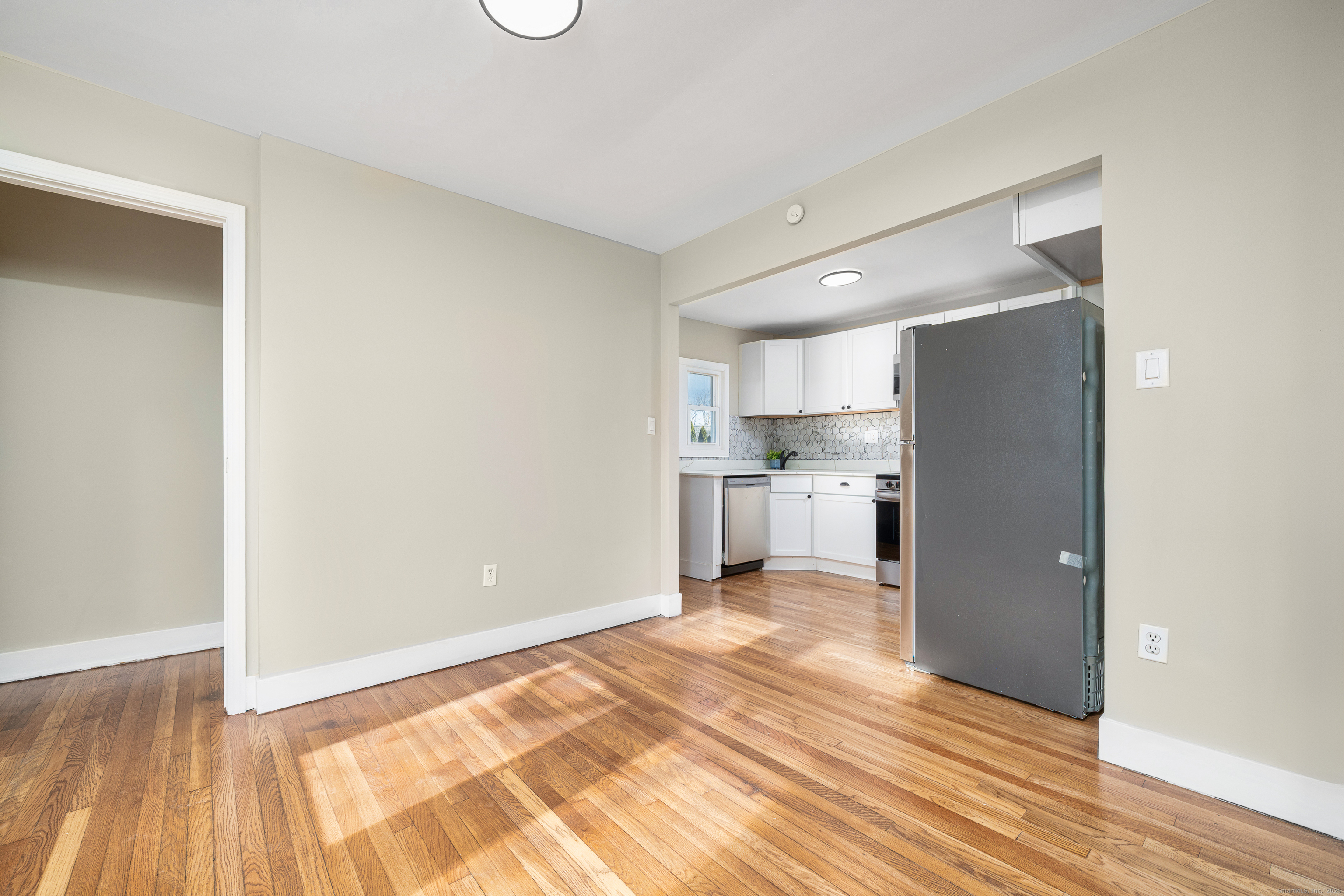 574 Butternut Street Middletown, CT 06457 - Photo 12 of 39