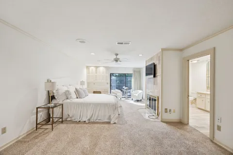 $449,000 | 8800 Woodway Drive, Unit 15, Houston, TX 77063