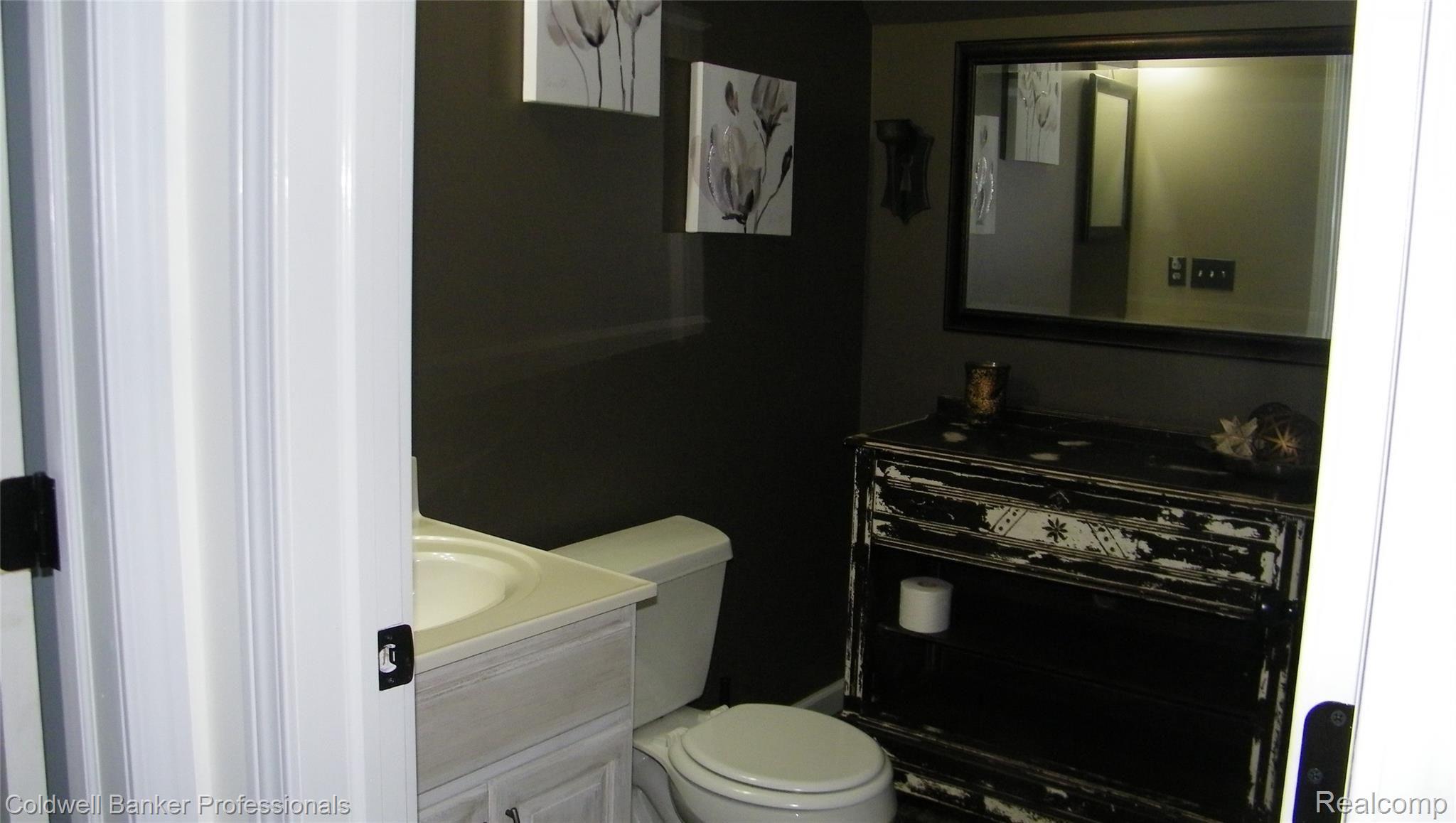 2475 Barnes Road Silverwood, MI 48760 - Photo 27 of 31 102_0505.JPG