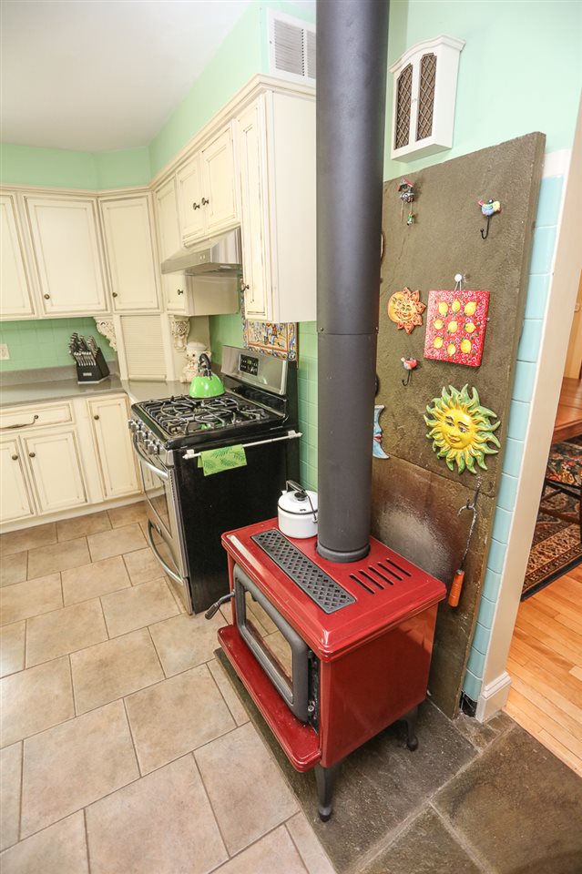 6 Broad Street Rochester, NH 03867 - Photo 11 of 39