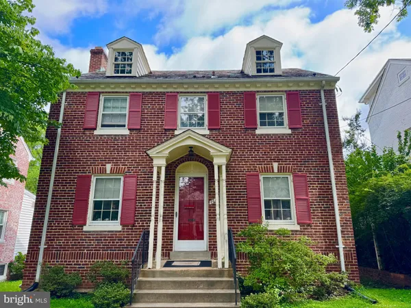 $995 | 4619 Yuma Street Northwest, Washington, DC 20016