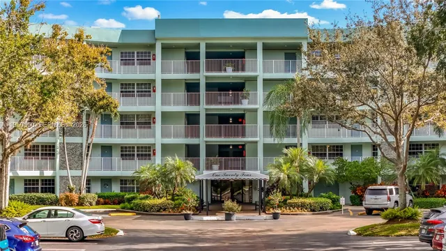 $210,000 | 806 Cypress Grove Lane, Unit 303, Pompano Beach, FL 33069
