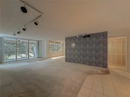 $190,000 | 806 Cypress Grove Lane, Unit 303, Pompano Beach, FL 33069