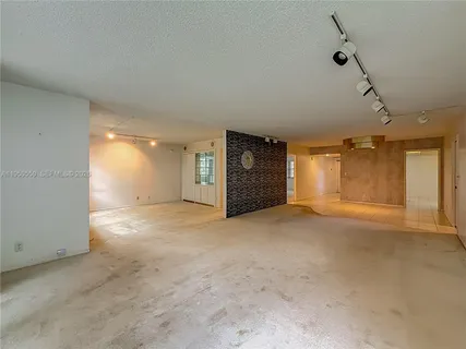 $190,000 | 806 Cypress Grove Lane, Unit 303, Pompano Beach, FL 33069