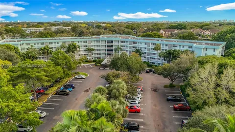 $190,000 | 806 Cypress Grove Lane, Unit 303, Pompano Beach, FL 33069