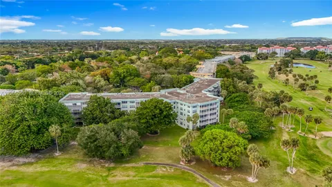 $195,000 | 806 Cypress Grove Lane, Unit 303, Pompano Beach, FL 33069