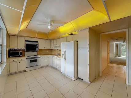 $190,000 | 806 Cypress Grove Lane, Unit 303, Pompano Beach, FL 33069