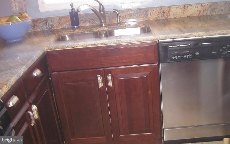 1634 Preston Road, Unit 80916 Alexandria, VA 22302 - Photo 2 of 30 Kitchen