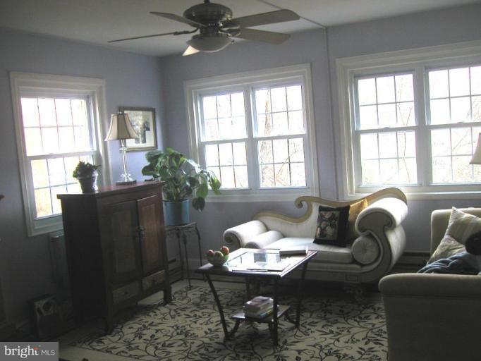 1634 Preston Road, Unit 80916 Alexandria, VA 22302 - Photo 9 of 30 Living Room #2