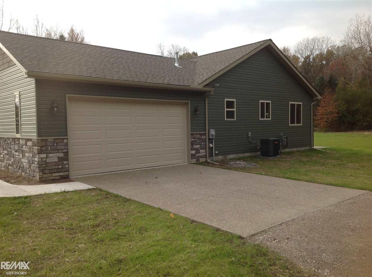 8910 Marsh Road Algonac, MI 48001 - Photo 3 of 37 31335120-2.JPG