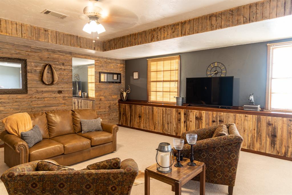 189 Nautilus Court Decatur, TX 76234 - Photo 17 of 37