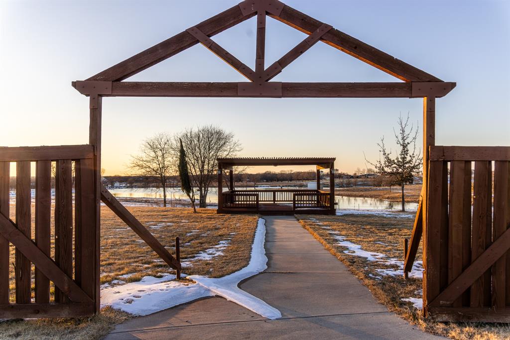 189 Nautilus Court Decatur, TX 76234 - Photo 27 of 37