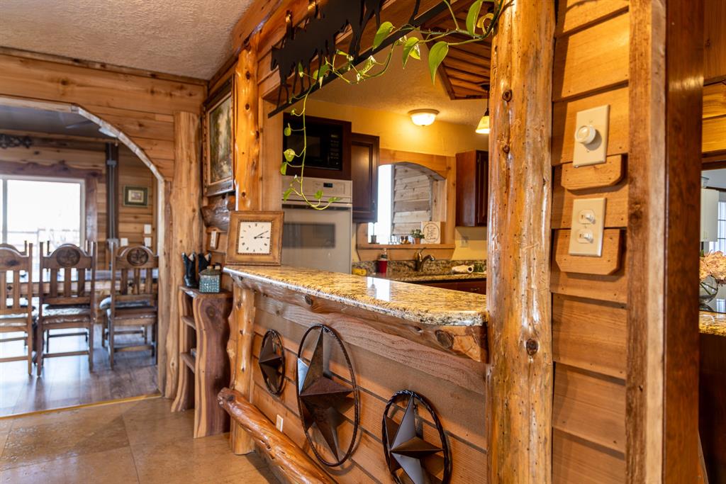 189 Nautilus Court Decatur, TX 76234 - Photo 6 of 37