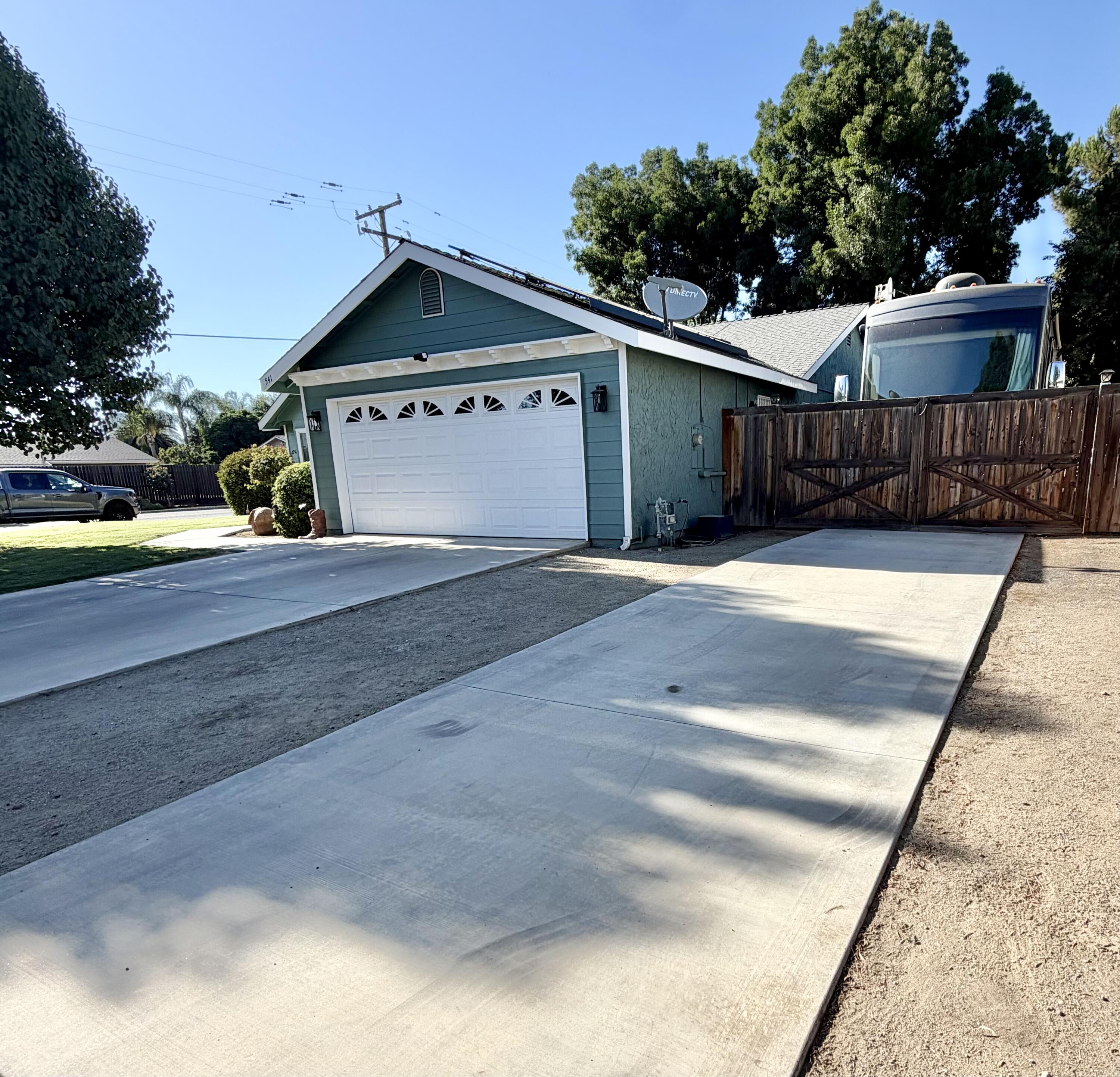 541 Davis Street Exeter, CA 93221 - Photo 5 of 47 IMG_6862