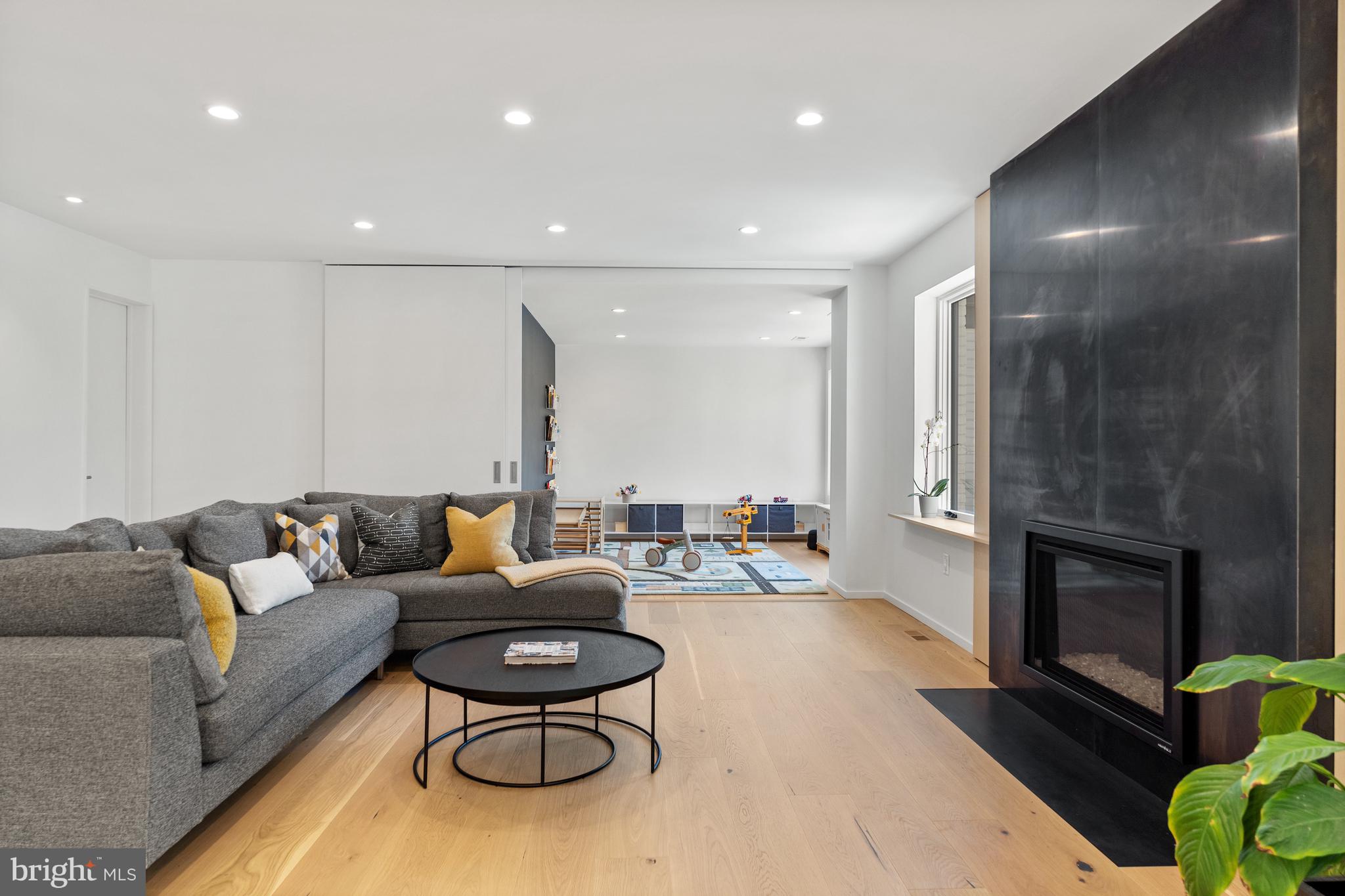 2812 29th Place Northwest Washington, DC 20008 - Photo 12 of 47