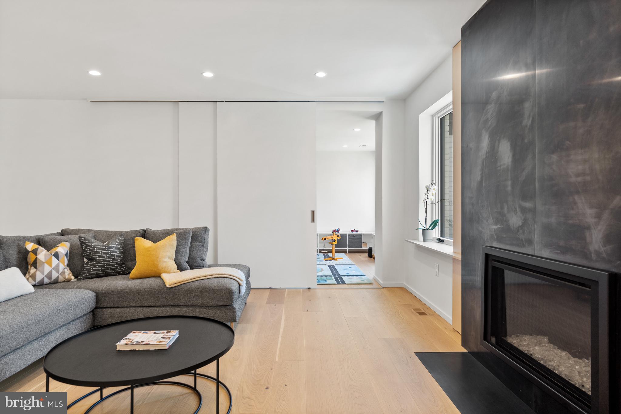 2812 29th Place Northwest Washington, DC 20008 - Photo 13 of 47